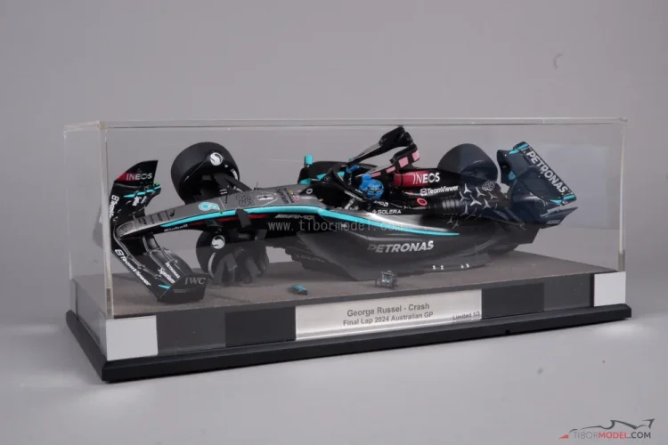Diorama Mercedes W15 - George Russell nehoda 2024 Austrália, 1:18