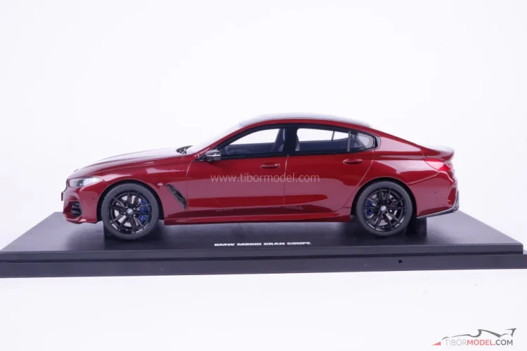 BMW 850i xDrive M Performance (2023) červené, 1:18 GT Spirit