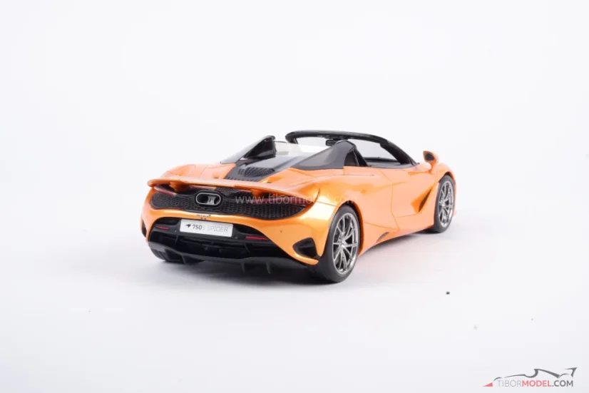 McLaren 750S Spider (2024) oranžový, 1:18 GT Spirit