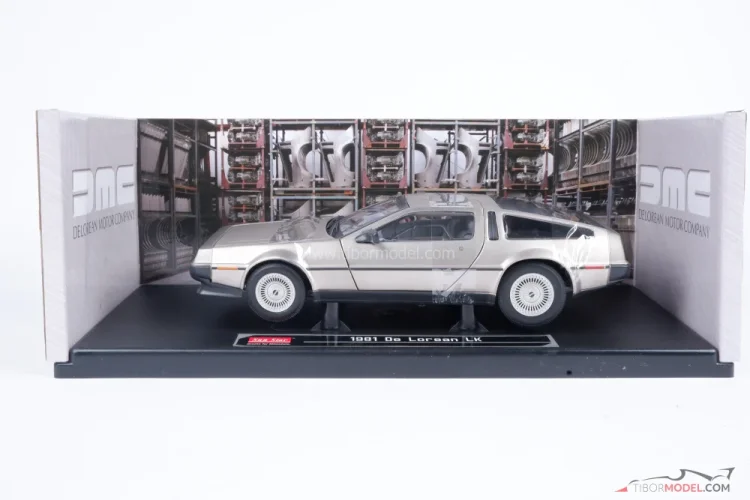 DeLorean DMC12 Coupe (1981) rozsdamentes acél, 1:18 Sun Star