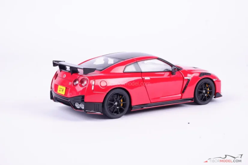 Nissan GT-R Nismo (R-35) piros, 1:24 Whitebox