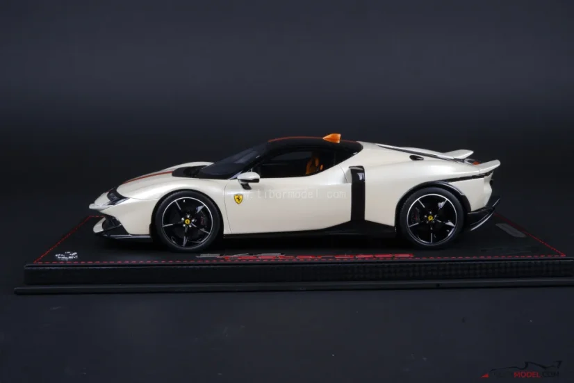 Ferrari 849 Testarossa (2025) biele, 1:18 BBR