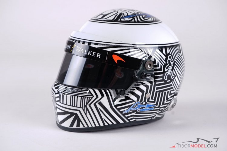 Fernando Alonso 2017 McLaren helmet, 1:2 Bell