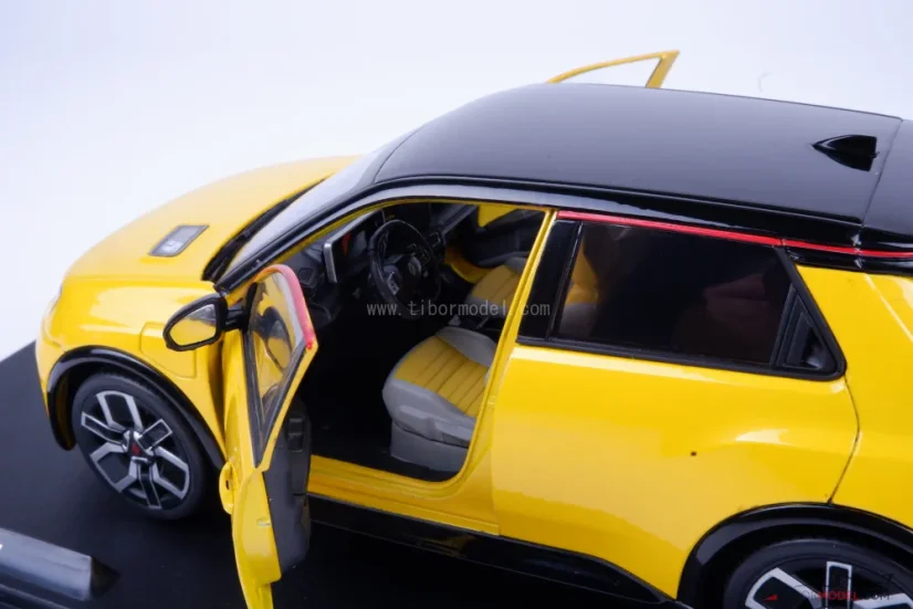 Renault 5 E-tech (2024) žlutý, 1:18 Solido