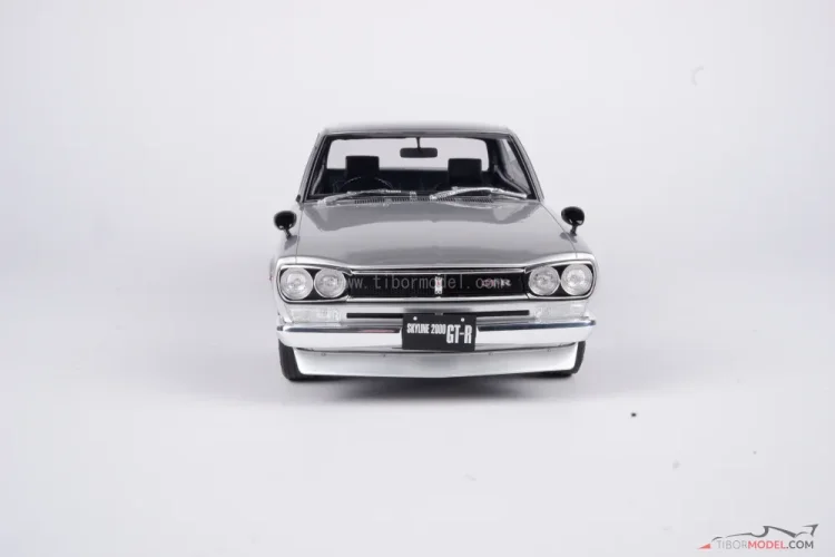 Nissan Skyline 2000 GT-R (1971) ezüst, 1:12 Ottomobile