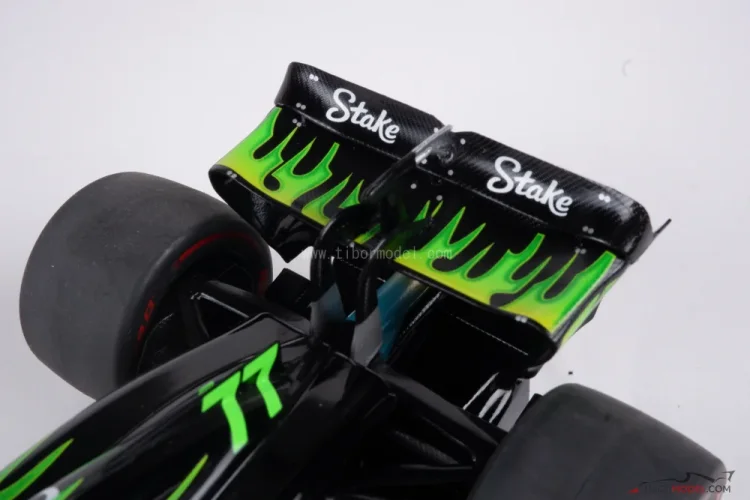 Miniature KICK SAUBER F1 TEAM C44 BLACK V.BOTTAS LAS VEGAS GP 2024 1/1... 1/18
