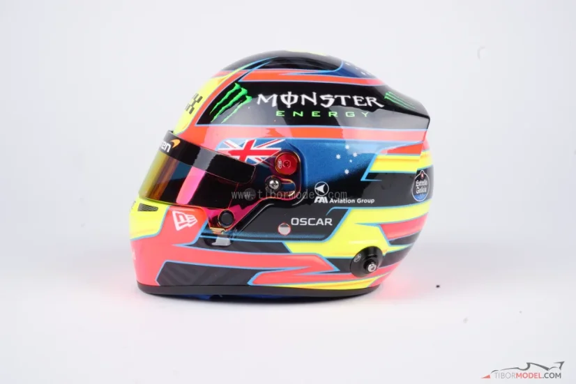 Oscar Piastri 2025 McLaren mini přilba, 1:2 Bell