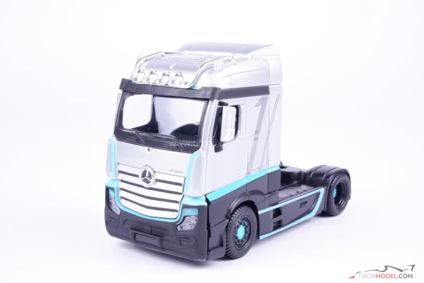 Mercedes Actros Gigaspace, stříbrný, 1:43 Bburago