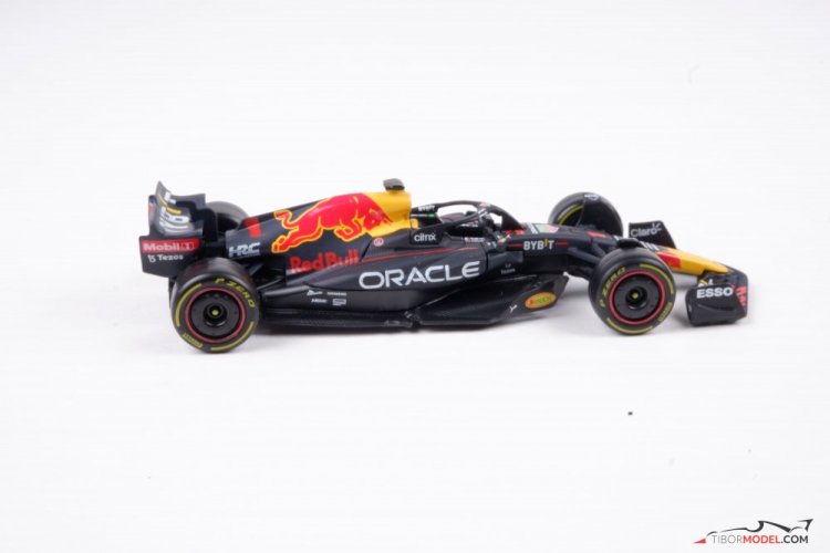 Red Bull RB18 - Max Verstappen (2022), Világbajnok, 1:43 BBurago