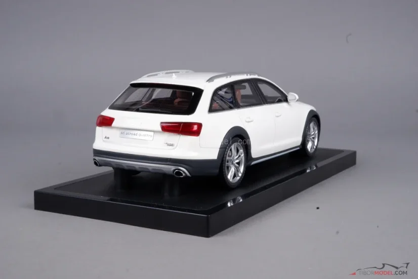 Audi C7 All Road (2005) fehér, 1:18 Ottomobile