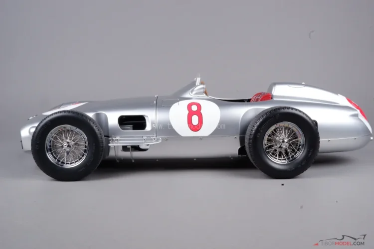 Mercedes W196R - J. M. Fangio (1955) Majster sveta, 1:8 Ixo