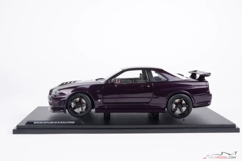 Nissan Skyline GT-R (1999) fialový, 1:18 Solido