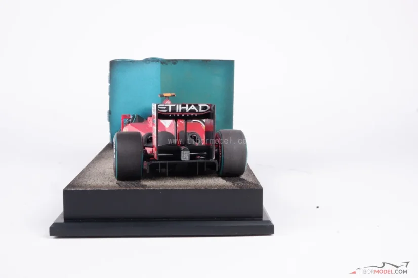 Diorama Ferrari F60 - Felipe Massa nehoda 2009 Hungaroring, 1:18