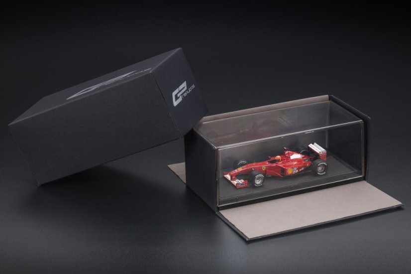 Ferrari F1-2000 - Michael Schumacher (2000), Winner Japan, with driver figure 1:43 GP Replicas