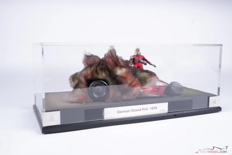Diorama Ferrari 312 T2 - Niki Lauda nehoda 1976 Nürburgring, 1:18