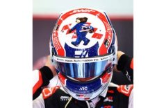 Oliver Bearman 2026 Brit Nagydíj mini sisak, Haas , 1:5 Spark