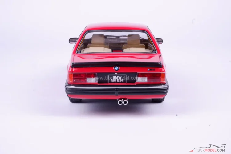 BMW E24 M6 (1986) piros, 1:18 Ottomobile