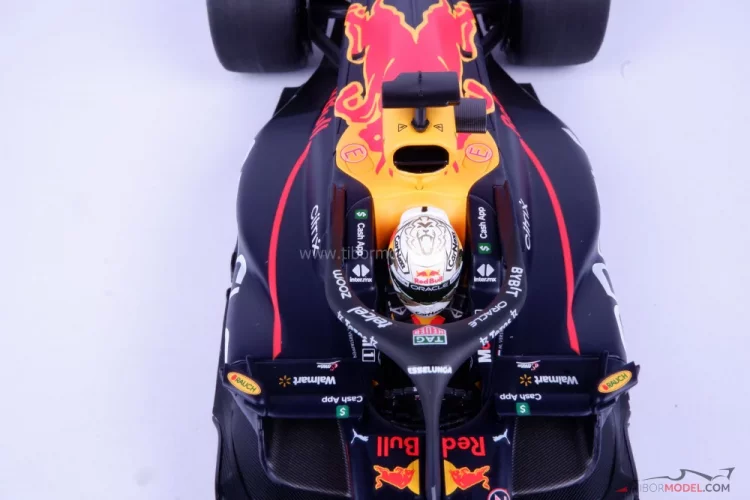 Red Bull RB18 - Max Verstappen (2022), Winner Italian GP, 1:18 Minichamps
