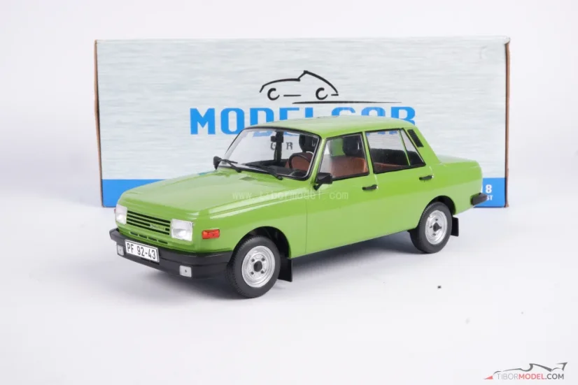 Wartburg 353 (1985) zelený, 1:18 MCG
