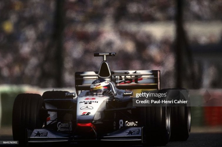 McLaren MP4/13 - Mika Häkkinen (1998), Győztes Japán Nagydíj, figura nélkül 1:18 GP Replicas