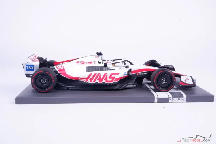 Haas VF-22 - Kevin Magnussen (2022), Brazílie, 1:18 Minichamps