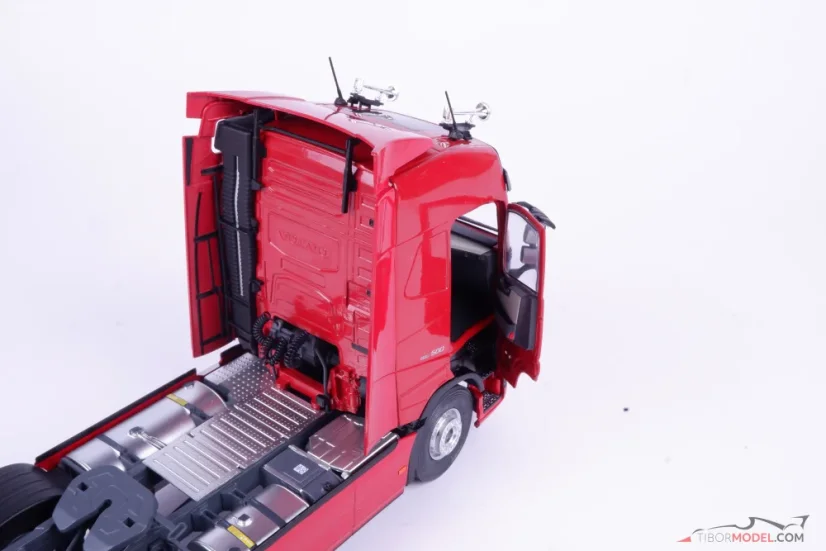 Volvo FH Globetrotter XL red (2023), 1:24 Solido