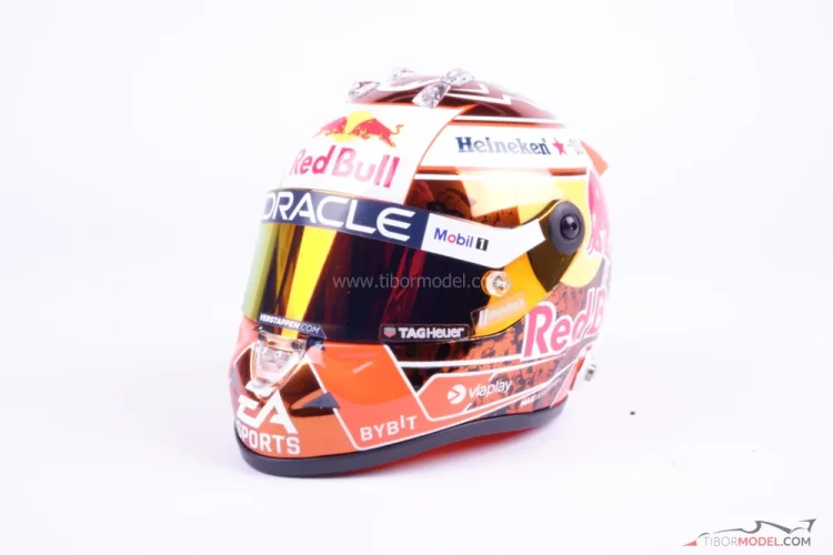 Max Verstappen 2024 oranžová mini helma, Red Bull, 1:2 Schuberth