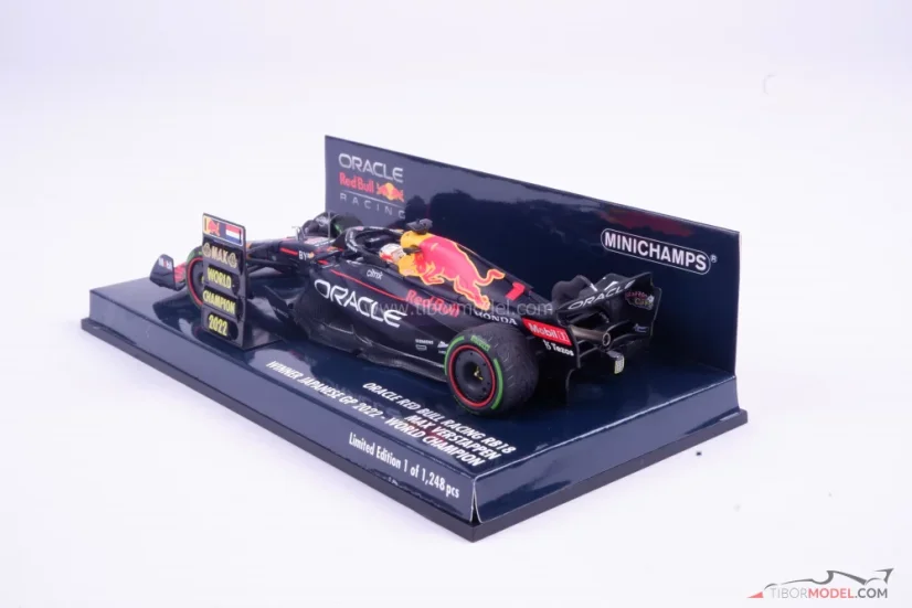 Red Bull RB18 - Max Verstappen (2022), Győztes Japán Nagydíj, 1:43 Minichamps