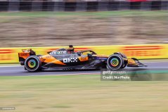 McLaren MCL39 - Oscar Piastri (2025), Magyar Nagydíj, 1:18 Minichamps