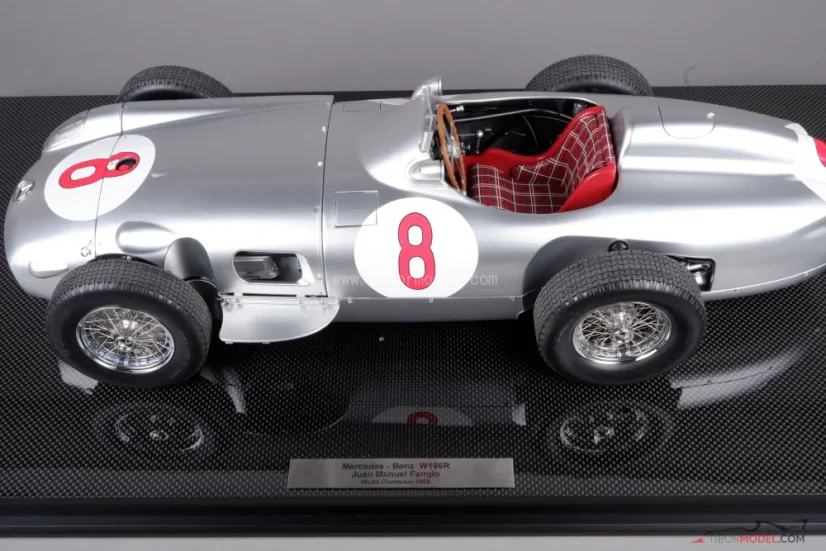 Mercedes W196R - J. M. Fangio (1955) Mistr světa, 1:8 Ixo