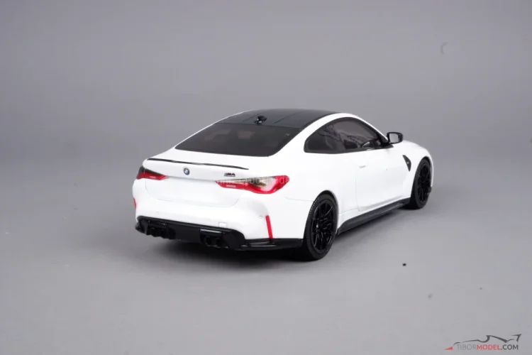 BMW M4 (2020) biele, 1:18 Minichamps