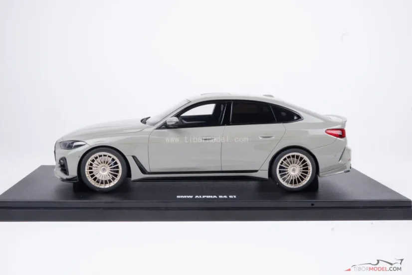 BMW Alpina B4 GT (2024) šedé, 1:18 GT Spirit