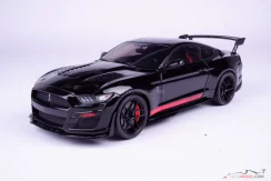 Shelby GT500 (2022) fekete, 1:18 Solido