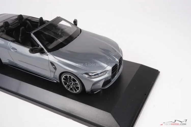 BMW M4 kabrió (2021) szürke, 1:18 Minichamps
