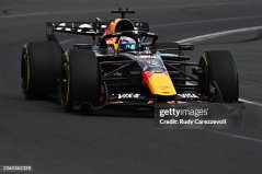 Red Bull RB22 - Max Verstappen (2026), Ausztrál Nagydíj, 1:43 Minichamps