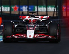Haas VF-25 - Esteban Ocon (2025), 1:43 Spark