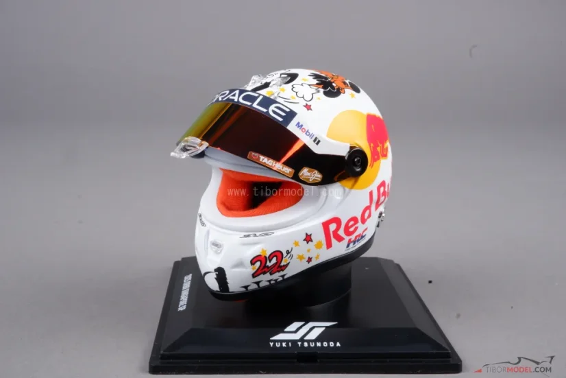 Yuki Tsunoda 2025 VC Singapuru mini přilba, Red Bull, 1:4 Schuberth