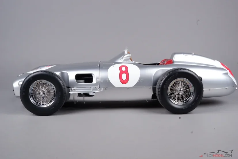Mercedes W196R - J. M. Fangio (1955) Mistr světa, 1:8 Ixo