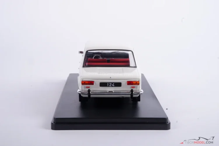 Fiat 124 (1970) white, 1:24 Whitebox