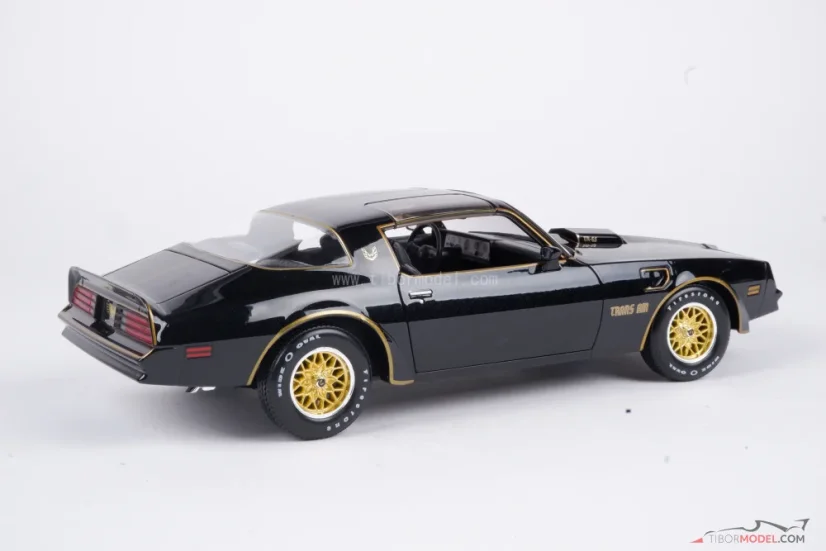 Pontiac Firebird Trans Am (1978) čierny, 1:18 Maisto