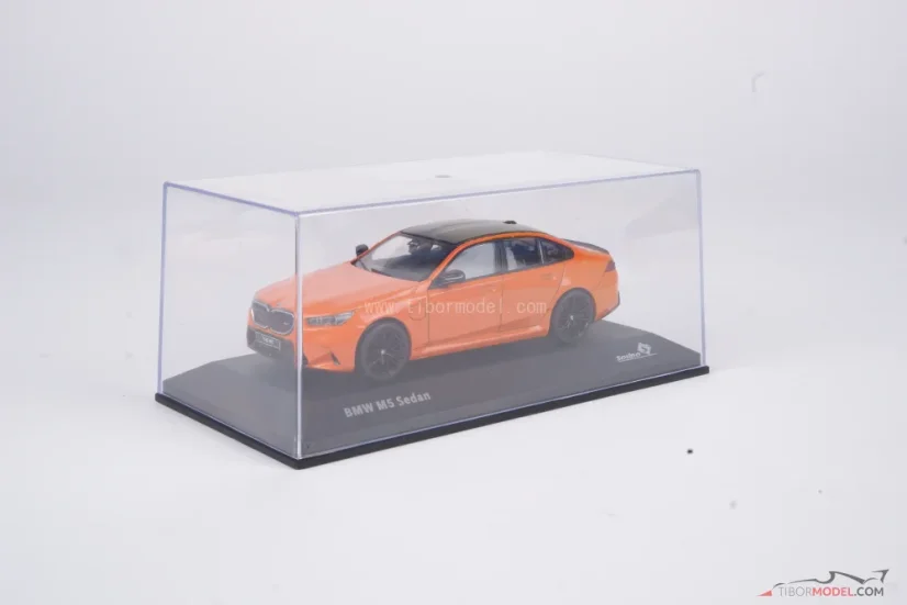 BMW M5 sedan (2024) narancssárga, 1:43 Solido