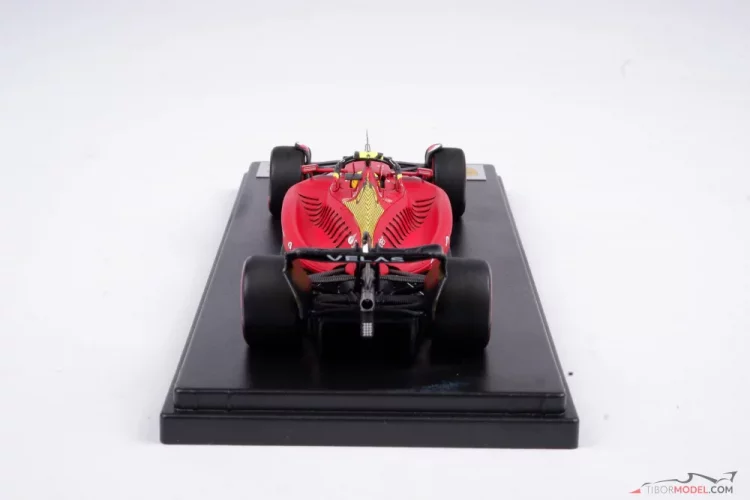 New Ferrari F1 1:43 Looksmart! •