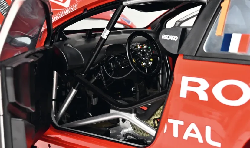 Citroen C4 WRC Sebastien Loeb Rally, stavebnica, 1:8 Ixo