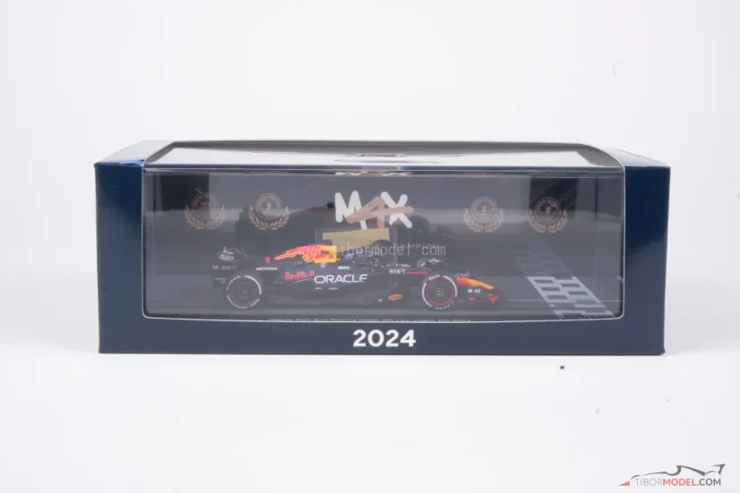 Red Bull RB20 - Max Verstappen (2024), Világbajnok + pit board és különleges talapzat, 1:43 Spark