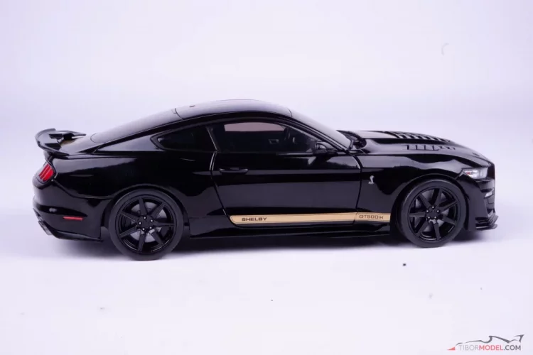Shelby GT500-H (2023) čierne, 1:18 Solido