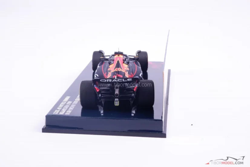 Red Bull RB18 - Max Verstappen (2022), Olasz Nagydíj, 1:43 Minichamps