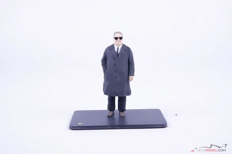 Enzo Ferrari figura, 1:18