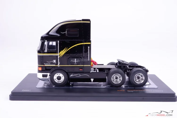 International Eagle Cabover (1995), čierny, 1:43 Ixo