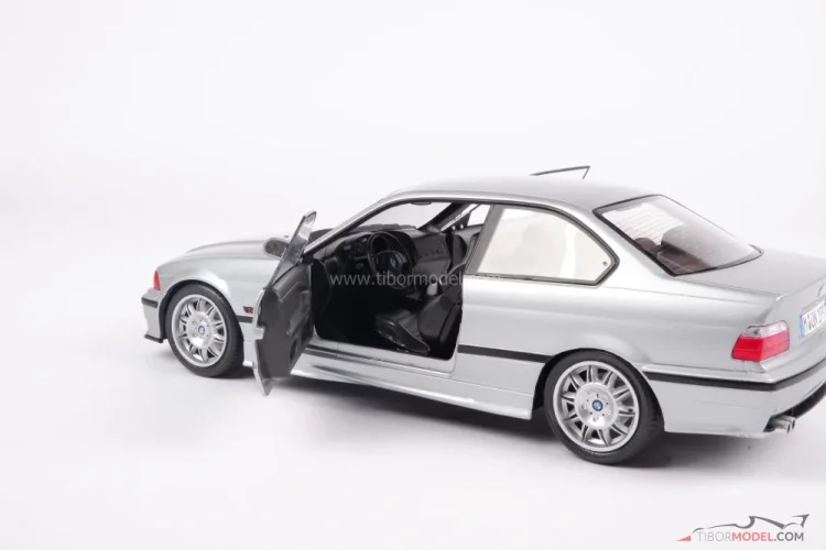 BMW E36 M3 Coupé (1990) stříbrné, 1:18 Solido