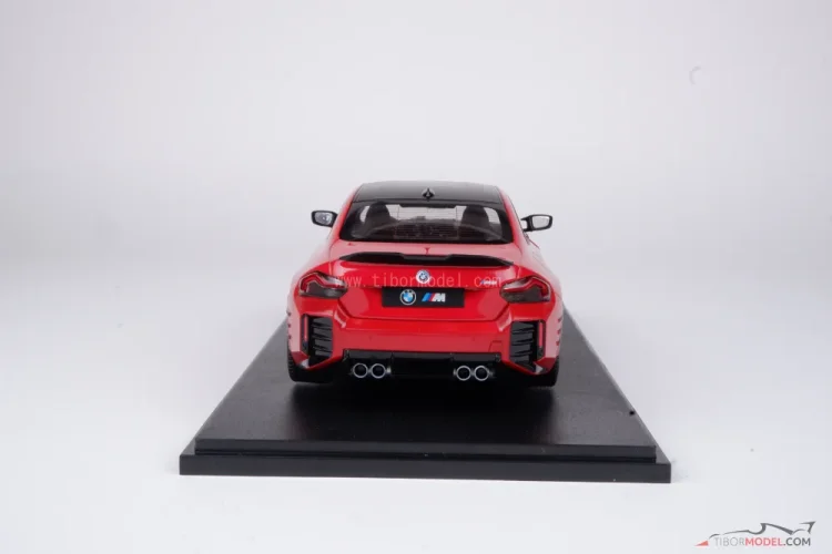 BMW M2 (2024) piros, 1:18 Solido